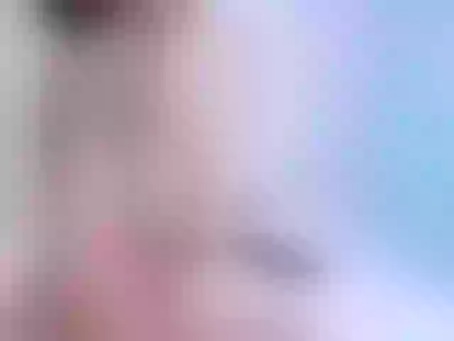 Live sex webcam photo for SaraThoms #273807772
