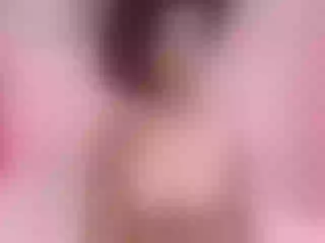 Live sex webcam photo for SaraThoms #273853735