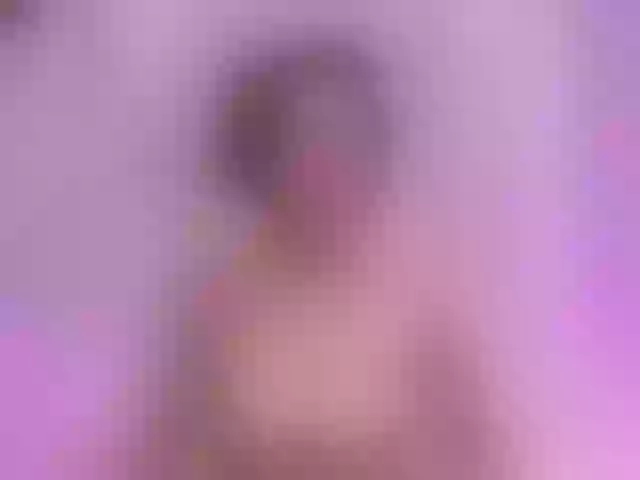 Live sex webcam photo for SaraThoms #273985936