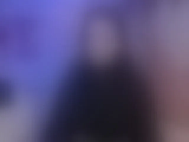Live sex webcam photo for SaraWinstone1 #292781102