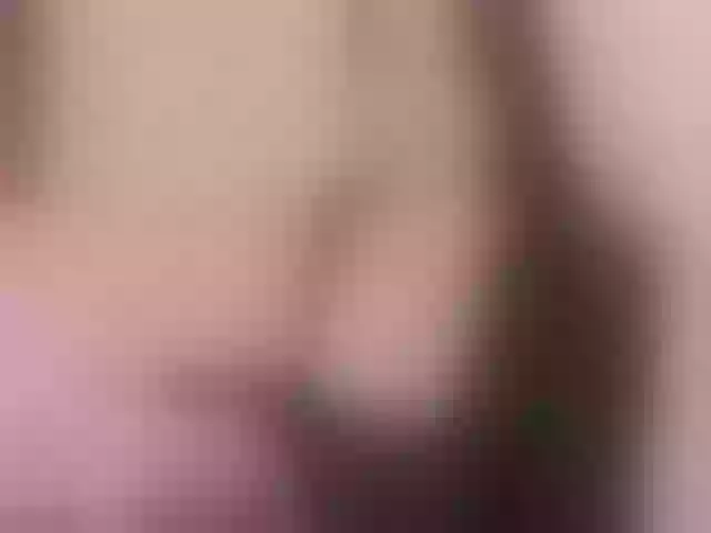 Live sex webcam photo for Saraa10 #275470307