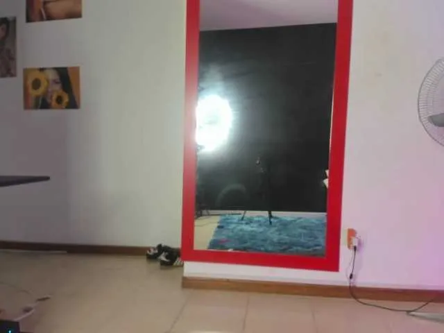 Live sex webcam photo for Saraahrojas #276781868