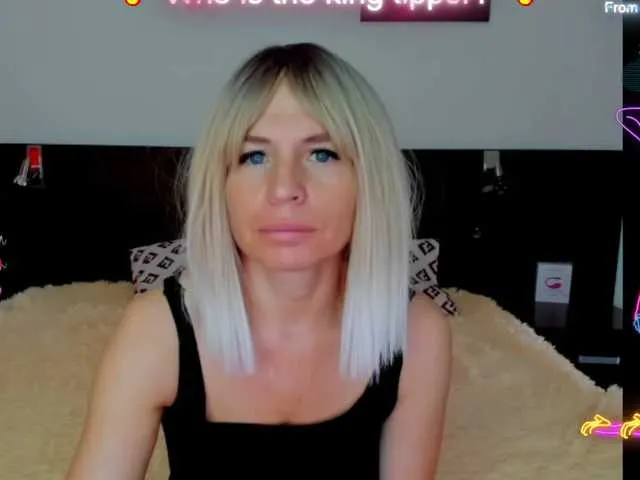Live sex webcam photo for Saragrend1 #275624192