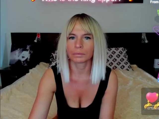 Live sex webcam photo for Saragrend1 #275761249