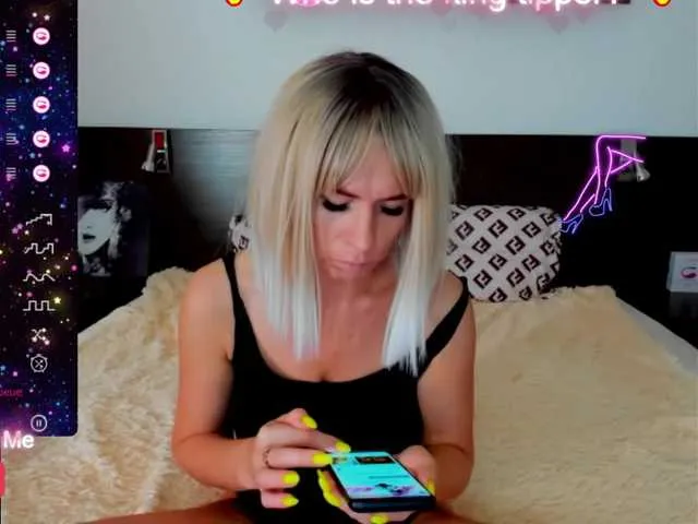 Live sex webcam photo for Saragrend1 #275902254