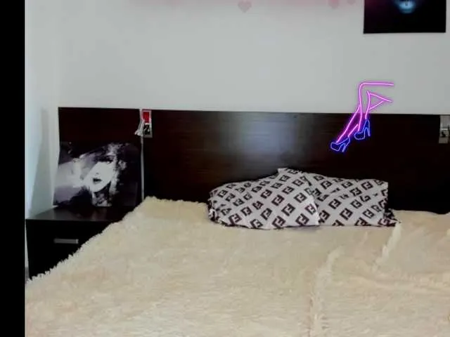 Live sex webcam photo for Saragrend1 #276100132
