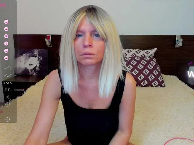 Live sex webcam photo for Saragrend1 #277749148