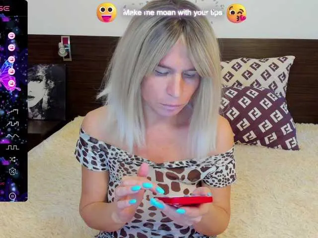 Live sex webcam photo for Saragrend1 #277997629