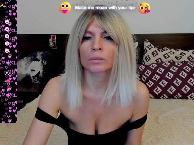 Live sex webcam photo for Saragrend1 #278023457