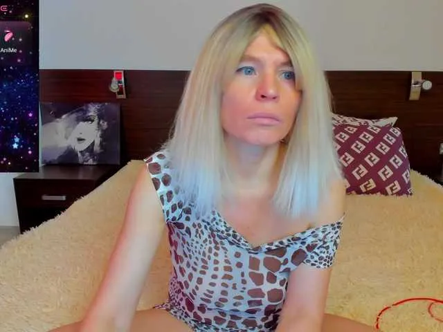 Live sex webcam photo for Saragrend1 #290652843