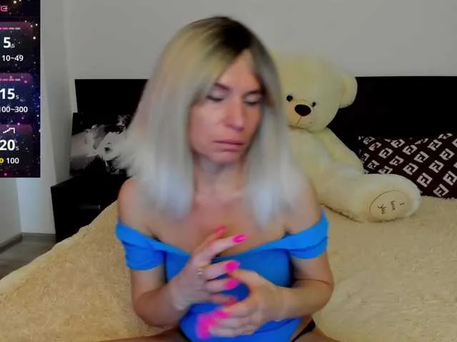 Live sex webcam photo for Saragrend1 #293778352