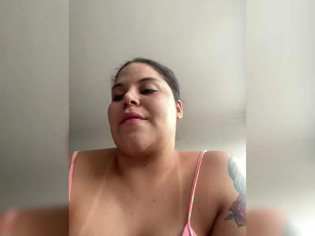 Live sex webcam photo for Sarah2Colliins #290448704