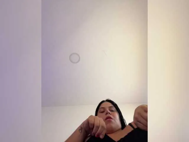 Live sex webcam photo for Sarah2Colliins #291643658