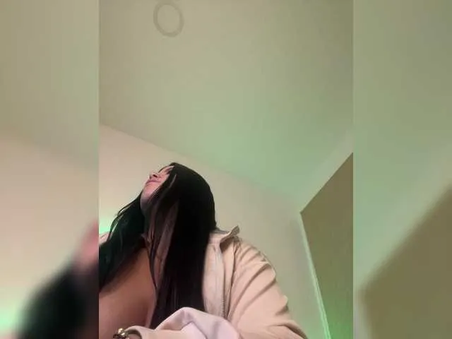 Live sex webcam photo for Sarah2Colliins #291647172