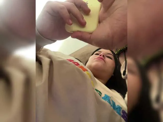 Live sex webcam photo for Sarah2Colliins #291655602