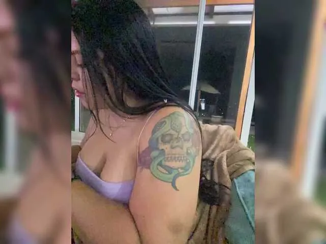 Live sex webcam photo for Sarah2Colliins #291787890