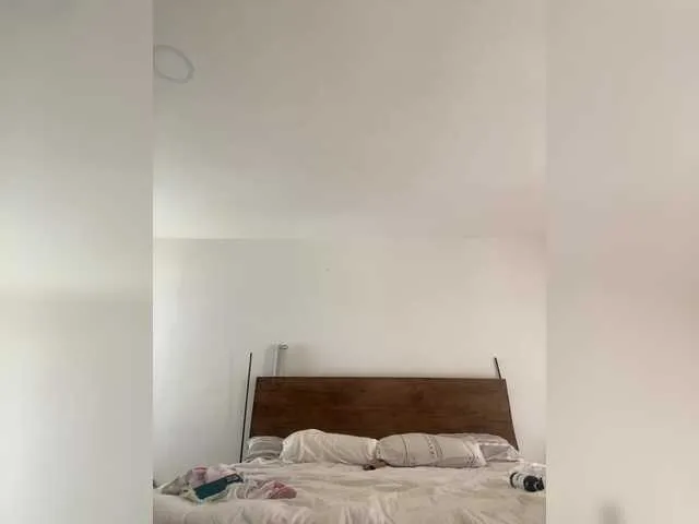 Live sex webcam photo for Sarah2Colliins #291942478