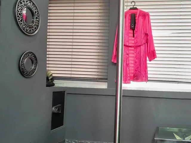 Live sex webcam photo for Sarah917 #291682402