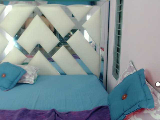 Live sex webcam photo for SarahBowie #275426953