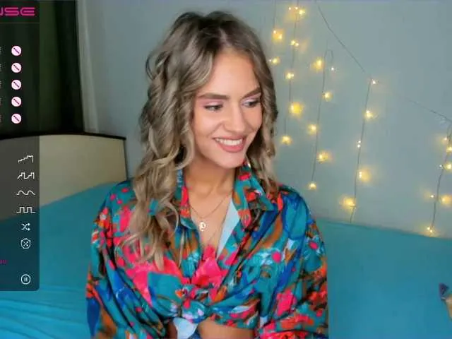 Live sex webcam photo for SarahCarbini #274039944