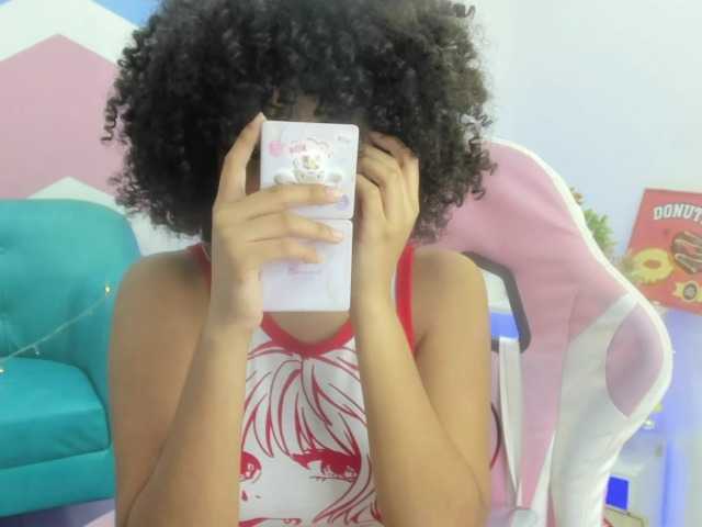 Live sex webcam photo for SarahCollin #276798365