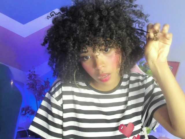 Live sex webcam photo for SarahCollin #276806036