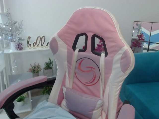 Live sex webcam photo for SarahCollin #277043027