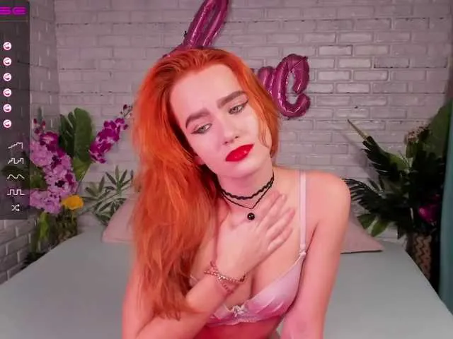 Live sex webcam photo for SarahMann #271957427