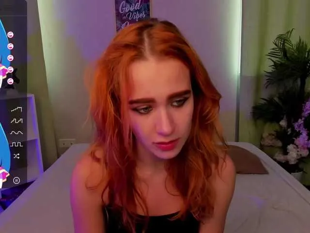 Live sex webcam photo for SarahMann #272509577