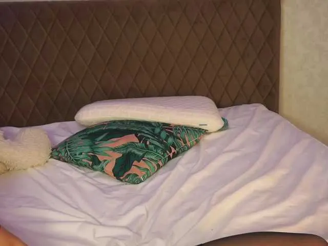 Live sex webcam photo for SarahMann #273585557