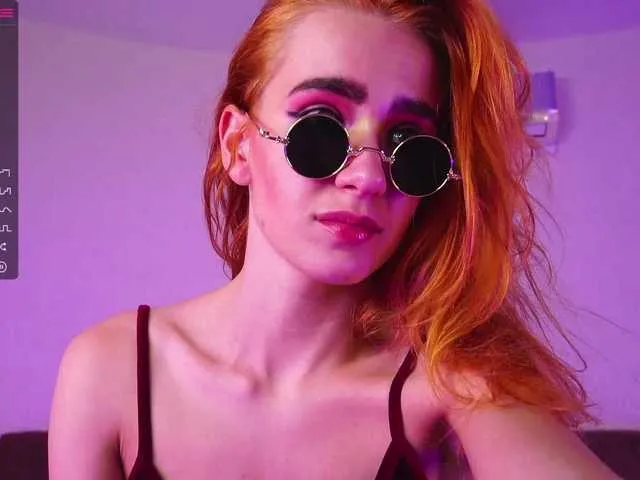 Live sex webcam photo for SarahMann #274373929