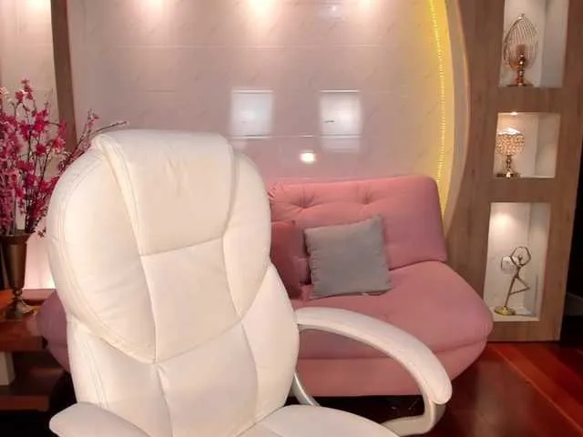 Live sex webcam photo for SarahPrestonX #272473894