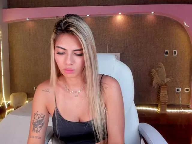 Live sex webcam photo for SarahPrestonX #272576964