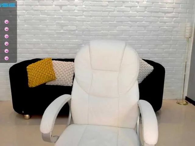 Live sex webcam photo for SarahPrestonX #272671407