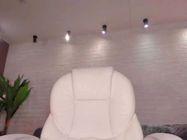 Live sex webcam photo for SarahPrestonX #272760548