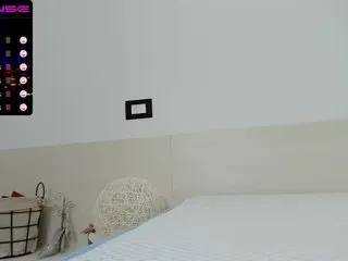 Live sex webcam photo for SarahSahara2 #209747225