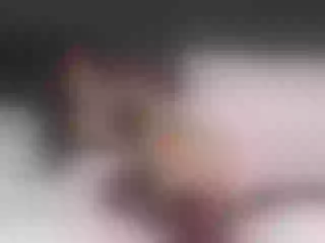 Live sex webcam photo for SarahSahara2 #275936775