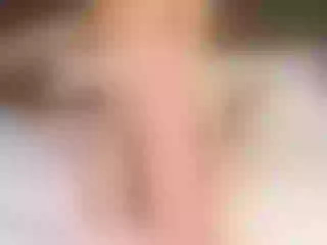 Live sex webcam photo for SarahSahara2 #276315902