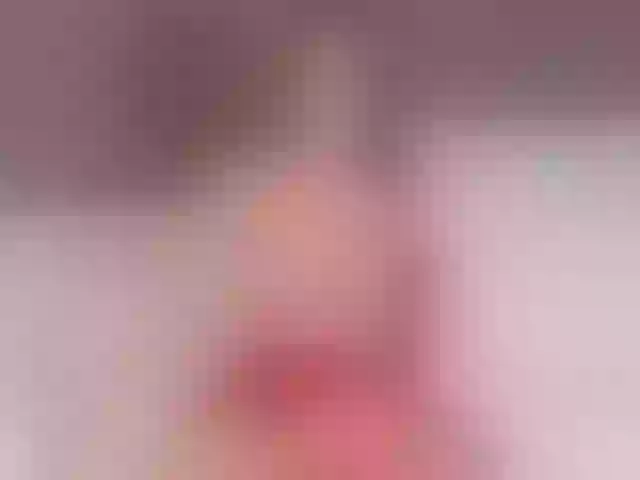 Live sex webcam photo for SarahSahara2 #292158991