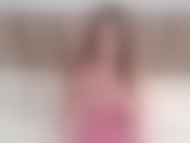 Live sex webcam photo for SarahSahara2 #294260439