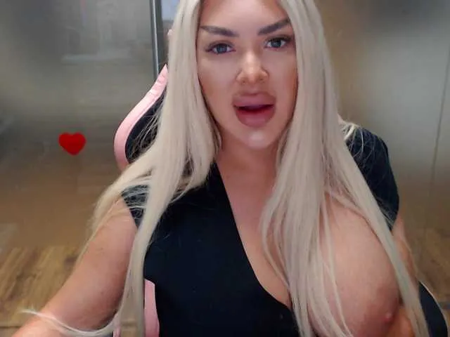 Live sex webcam photo for SarahStone #291437858