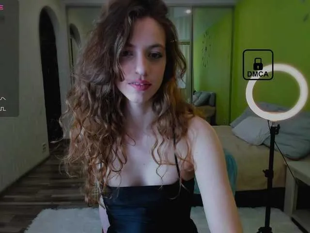 Live sex webcam photo for SarahSupershy #277390276