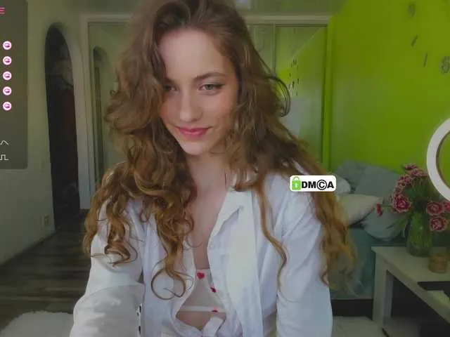 Live sex webcam photo for SarahSupershy #277483750