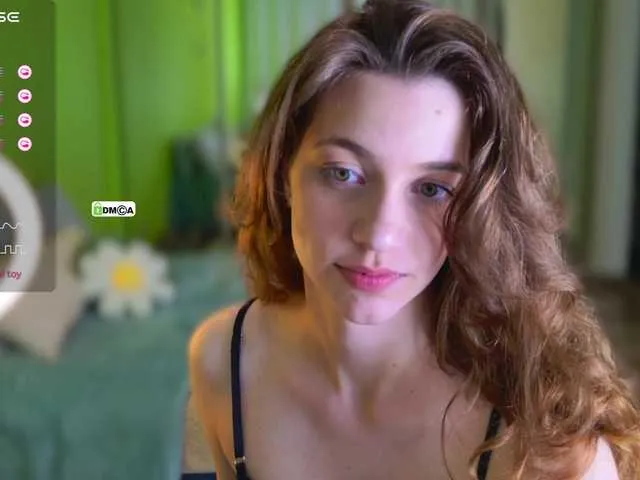 Live sex webcam photo for SarahSupershy #277641608