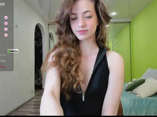 Live sex webcam photo for SarahSupershy #277948090