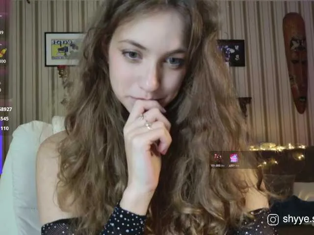 Live sex webcam photo for SarahSupershy #292024277