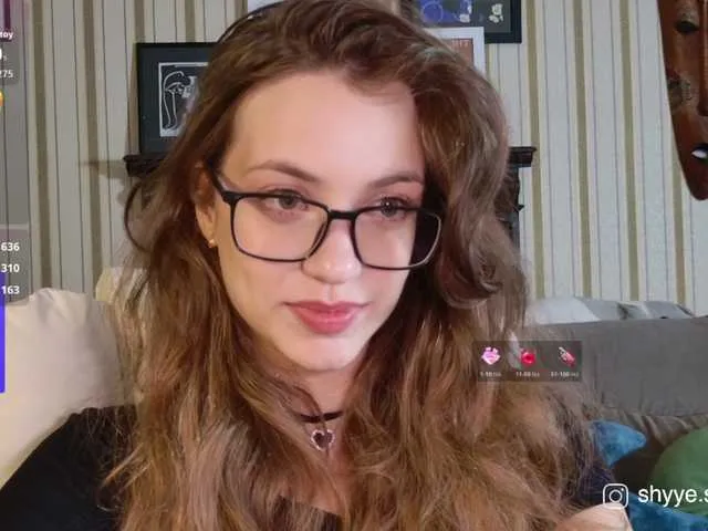 Live sex webcam photo for SarahSupershy #292116840