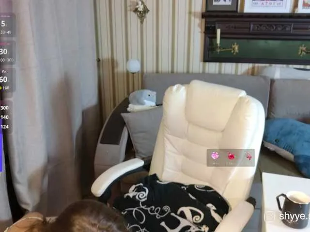 Live sex webcam photo for SarahSupershy #292157529