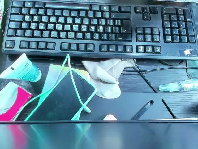 Live sex webcam photo for sarahsweett #290869985