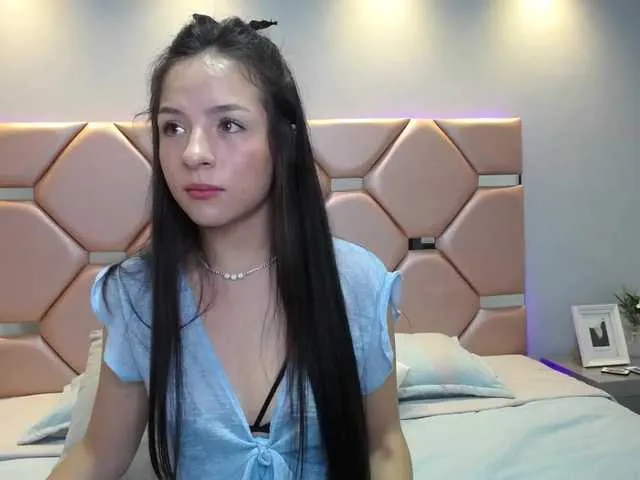 Live sex webcam photo for Sarahcolins #276724813